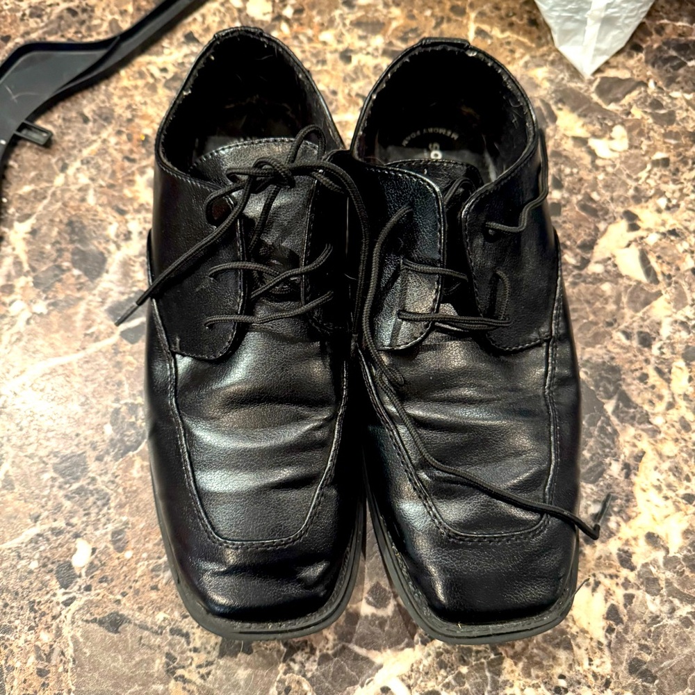 Boys Sonoma boys size 6 dress shoes